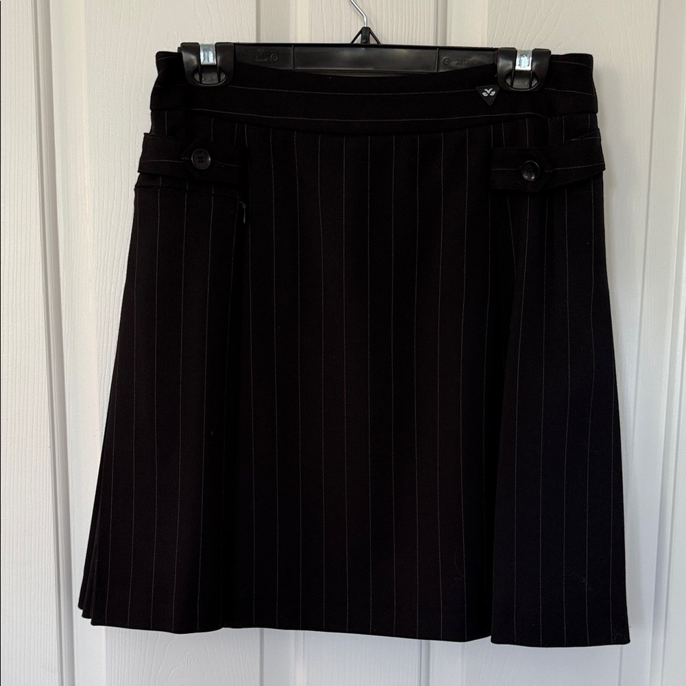 Walter Genuin Black Pinstripe Pleated Skort - 6